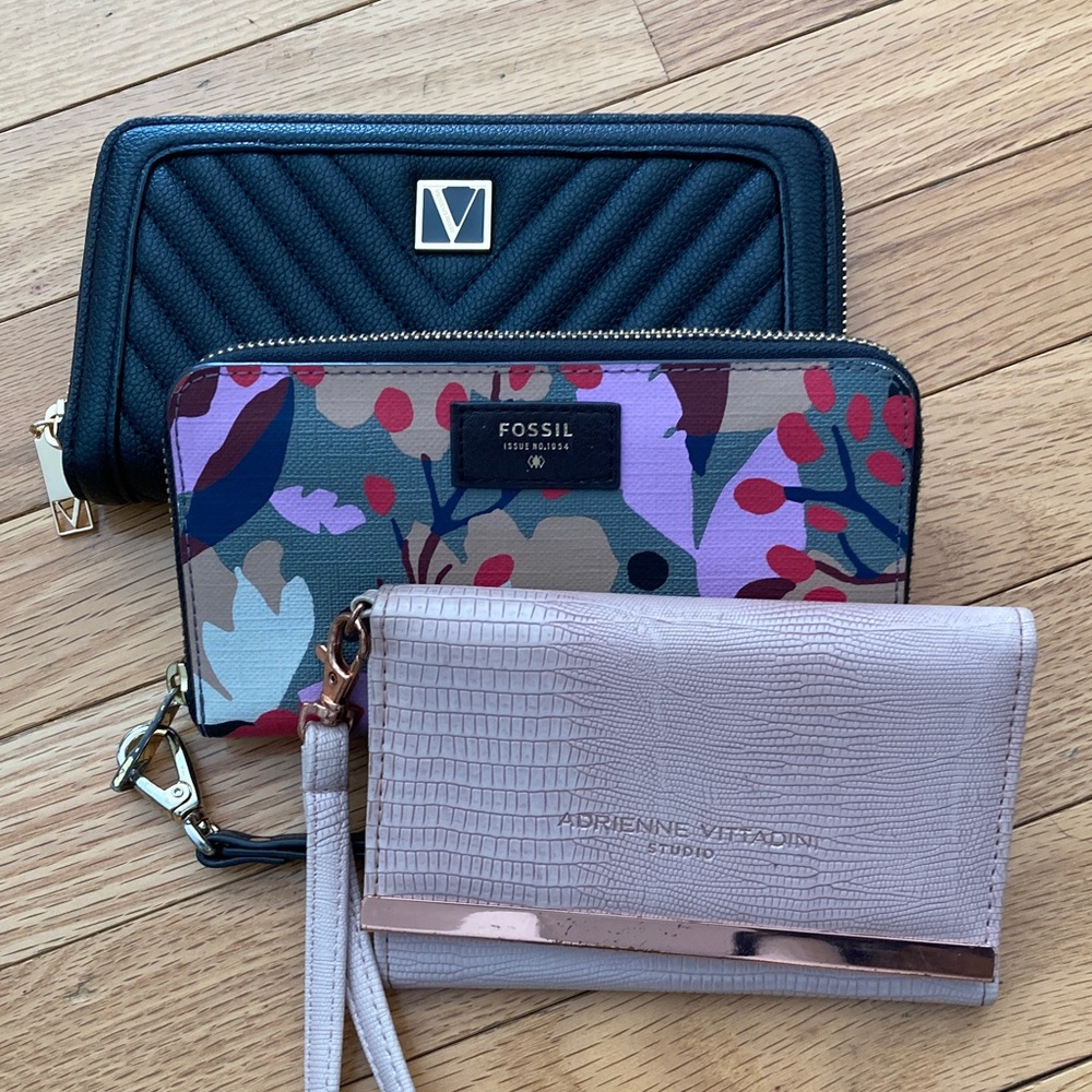 Buyers Pick! Designer Wallets - Picture 2 of 3